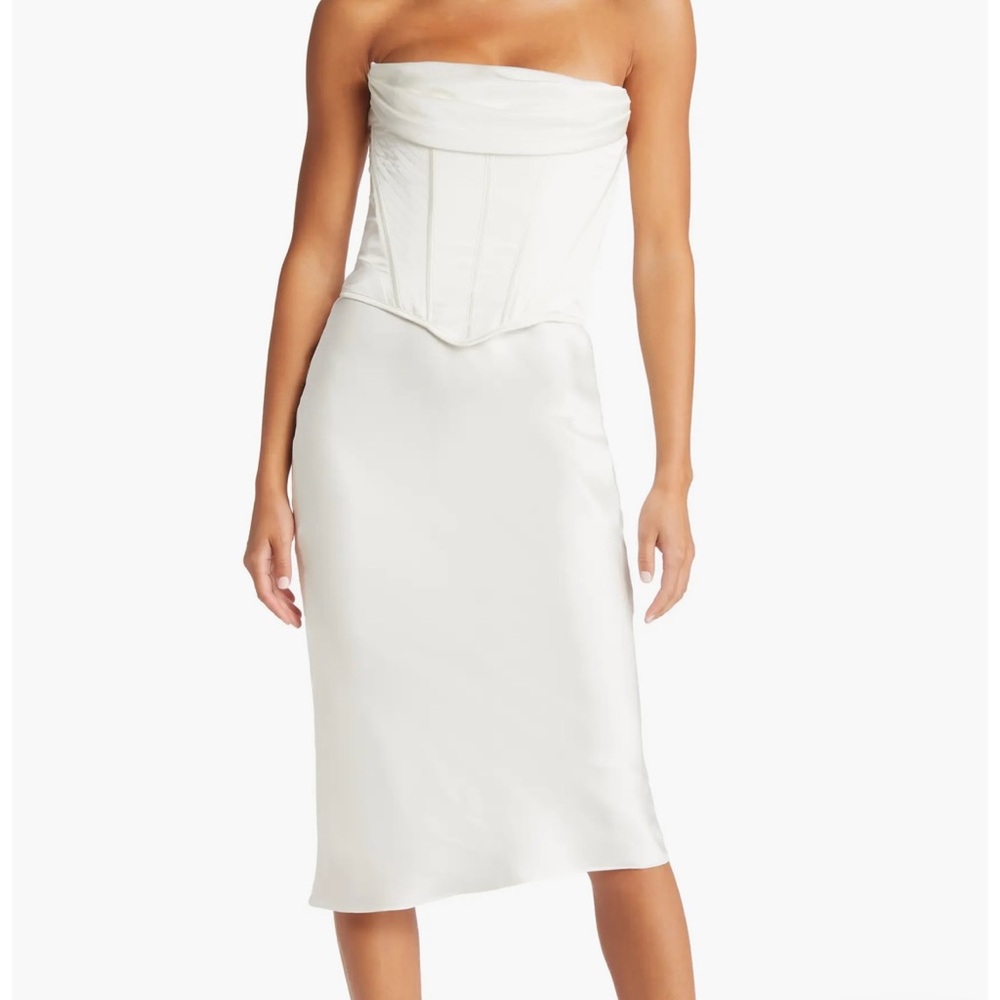 NWTS ! Ivory House of CB Dress